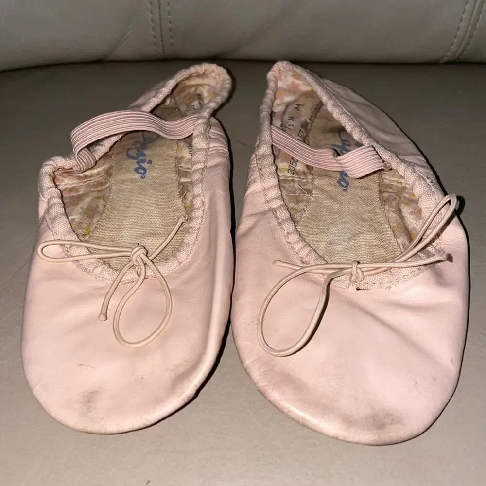 🩰 Capezio 205C Daisy Pink Leather Ballet Slippers - Size 11.5 M